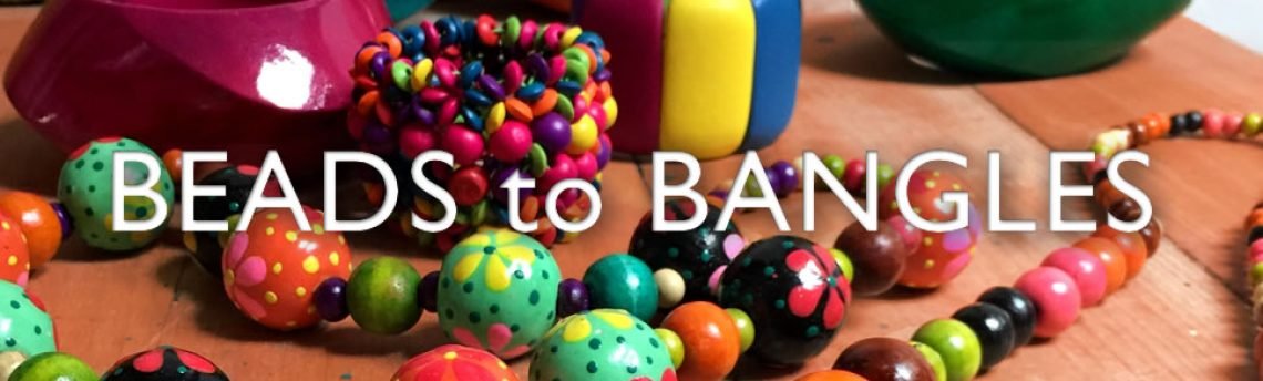Colourful wooden jewellery – beads to bangles