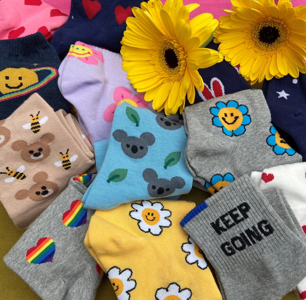 Positive vibes and sunny optimism - say it with socks! ⋆ JOE COOL
