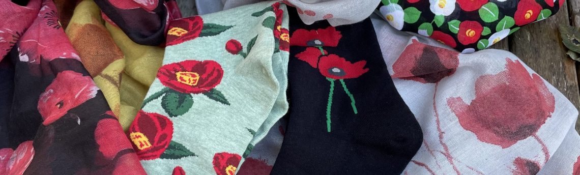 Red poppies for remembrance – socks and scarves