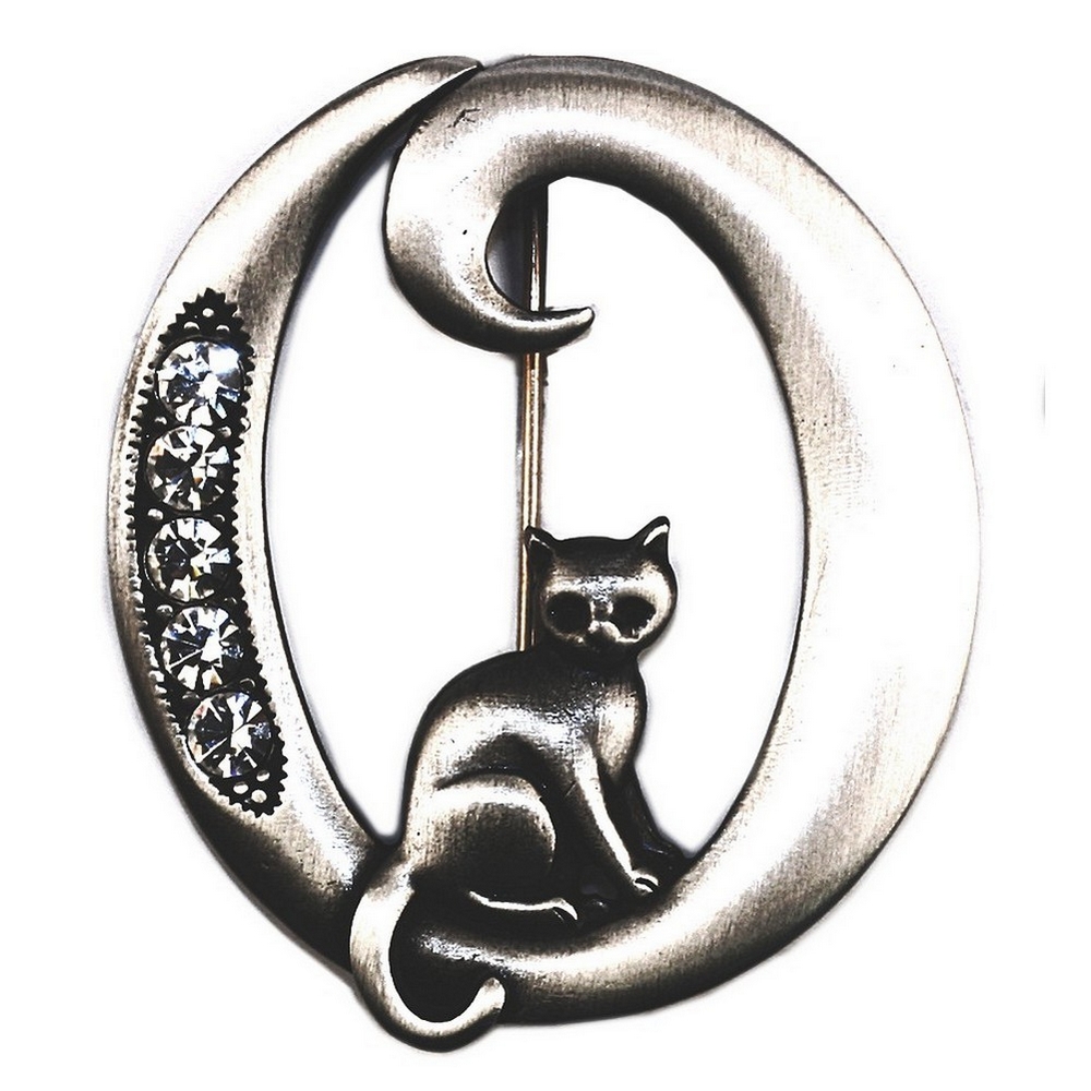 Brooch pewter initial 'o' cat/stones