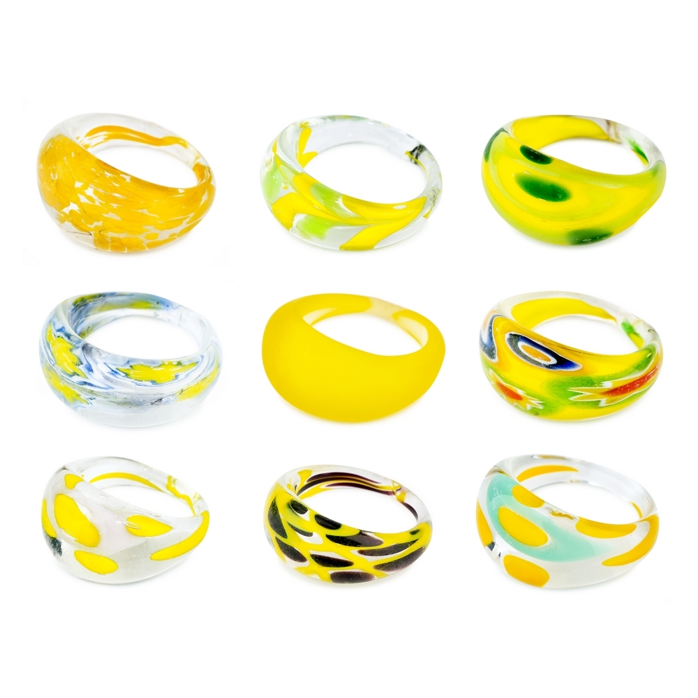 Ring glass with millefiori yellow