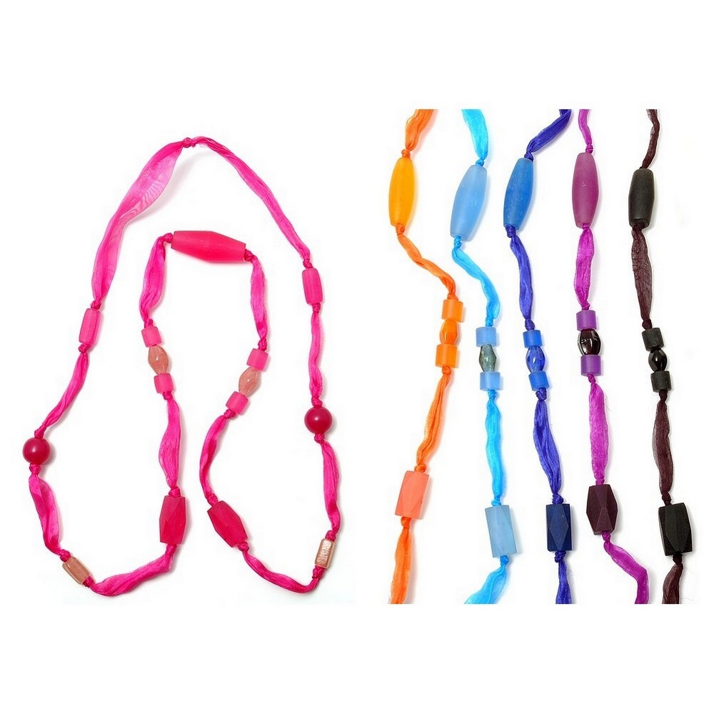 Necklace resin cordon organza
