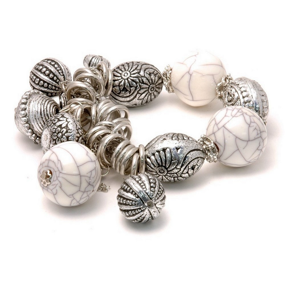 Bracelet resin crazed white bead