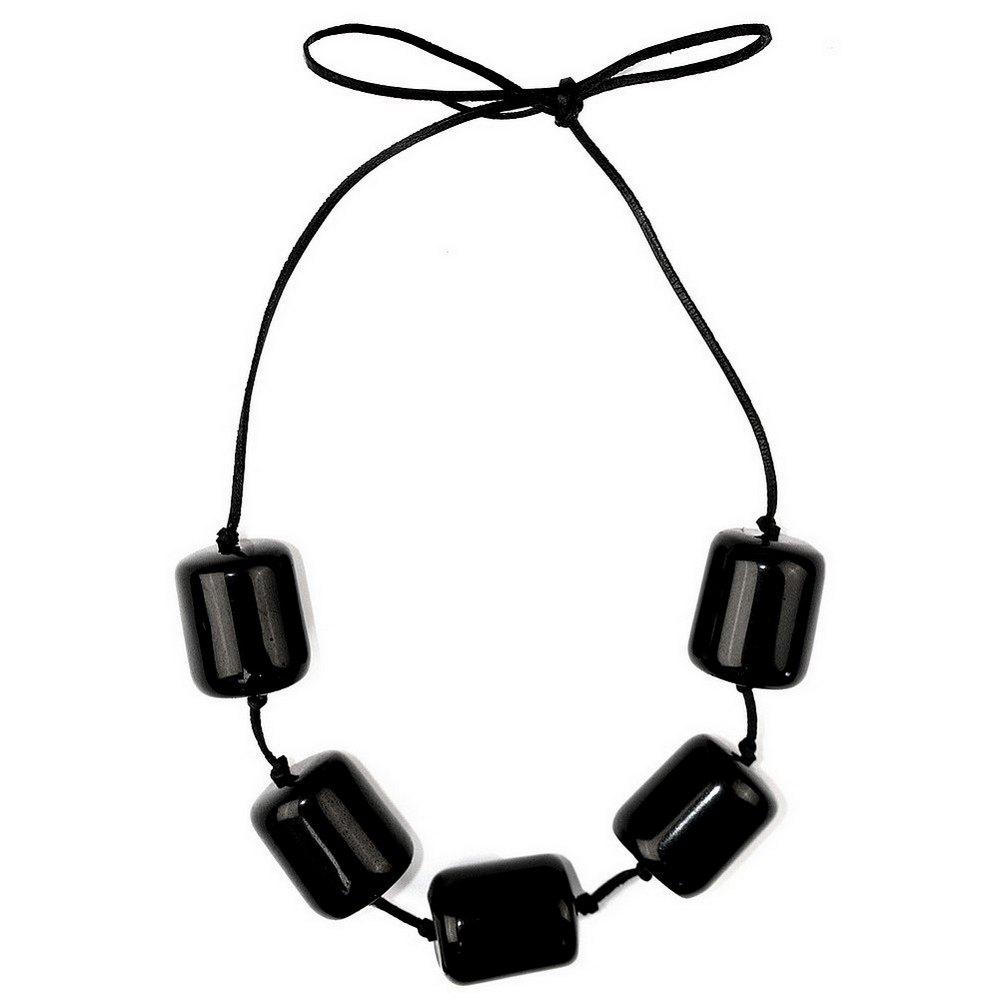 Necklace resin & leather 31 by 23mm barrel beads black