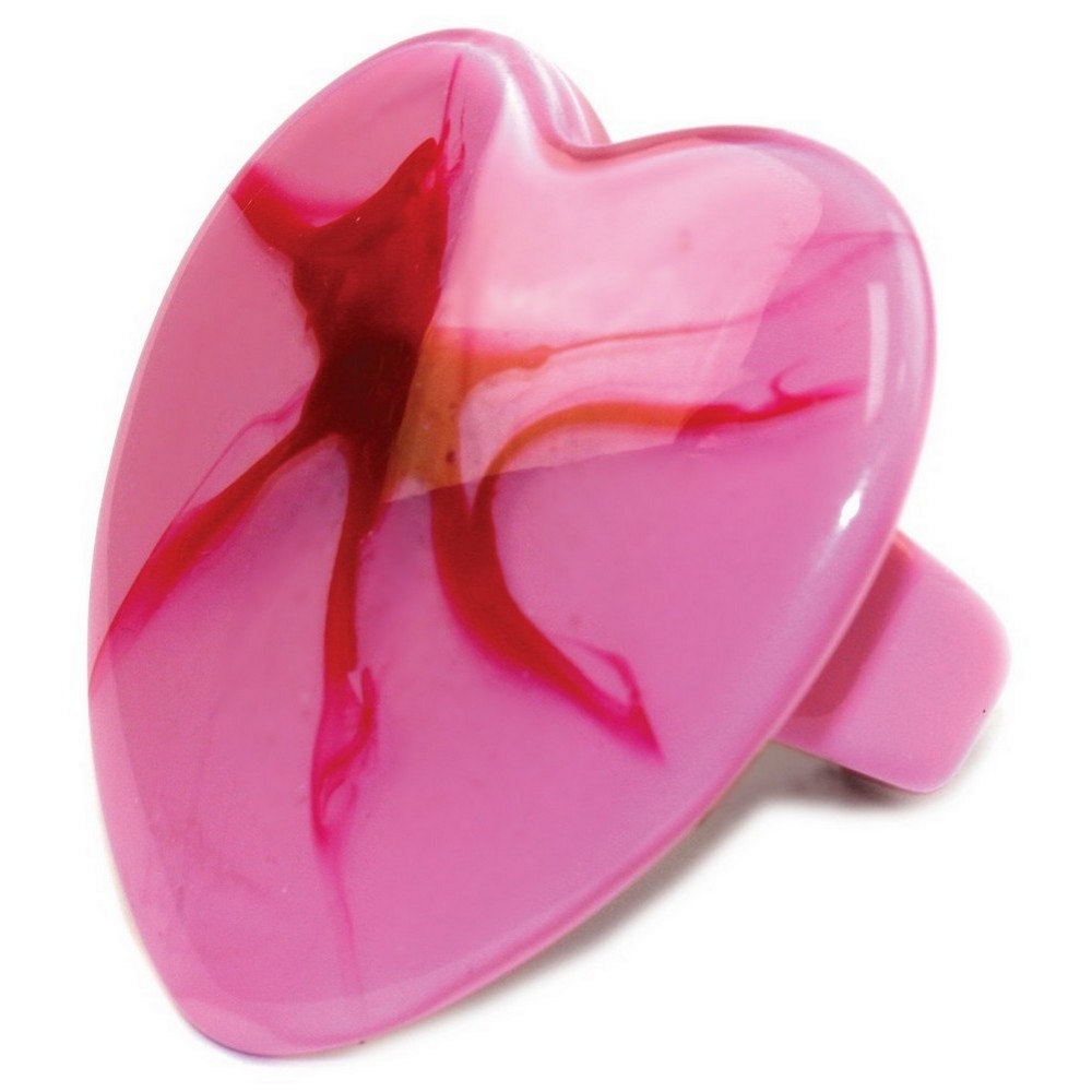 Ring resin bursting heart