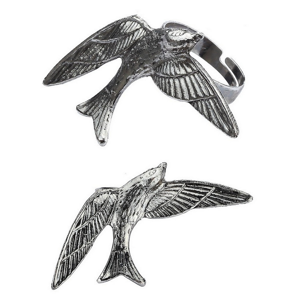 Ring swallow in flight