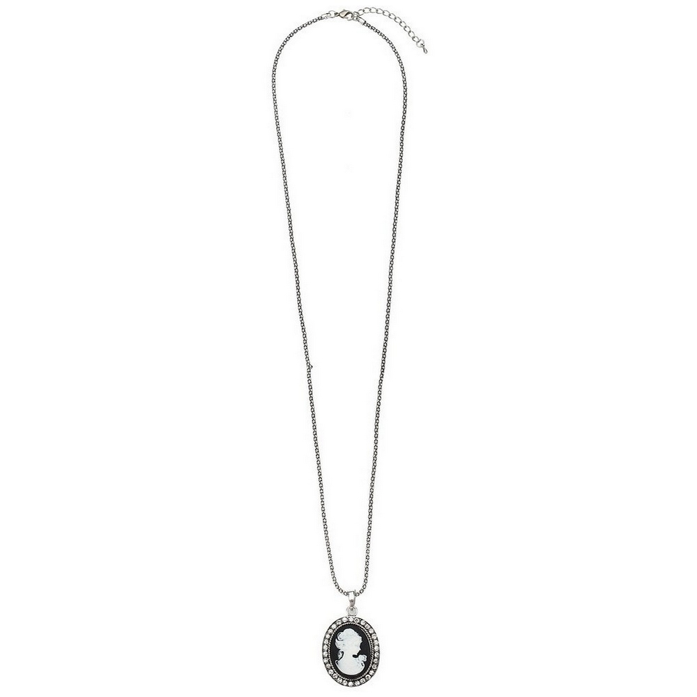 Necklace with a pendant crystal glass cameo