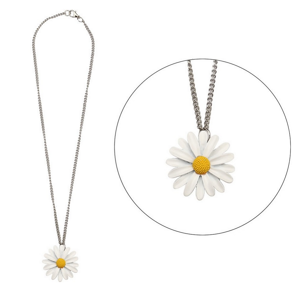 Necklace with a pendant daisy on a chain multicoloured
