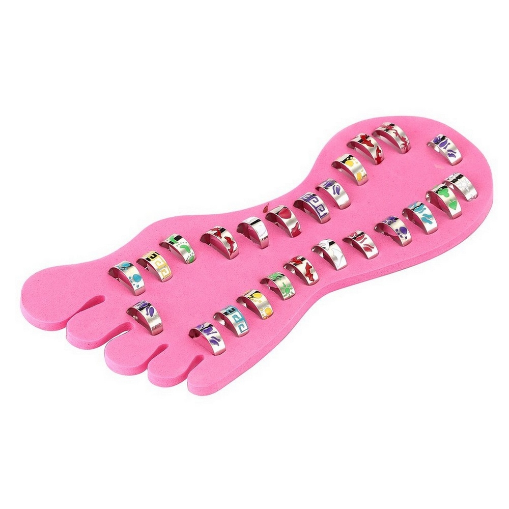 Toe ring band with painted detail