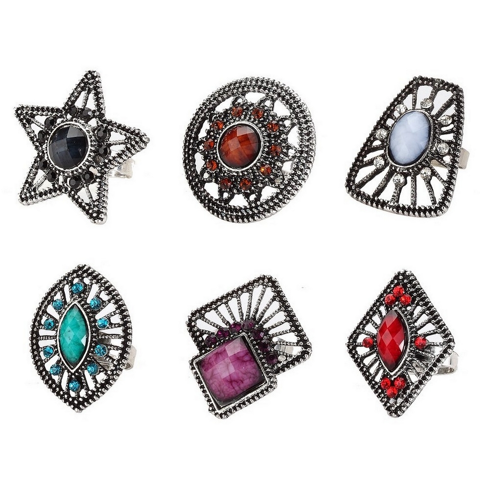 Ring filigree with faux gemstones