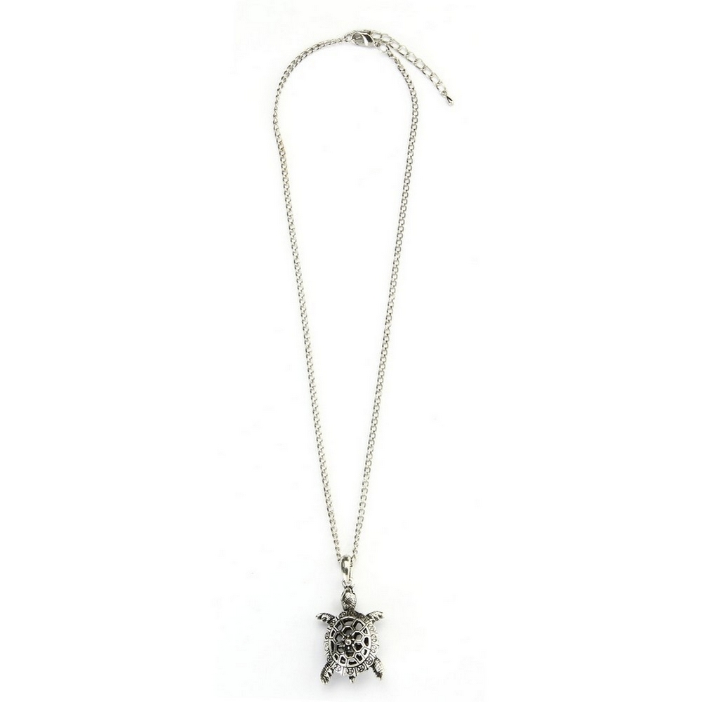 Necklace with a pendant hollow fretwork turtle extension