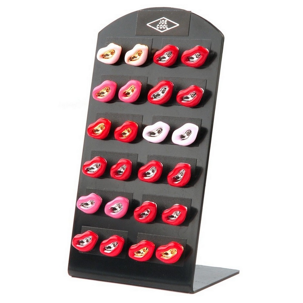 Stud earring lips
