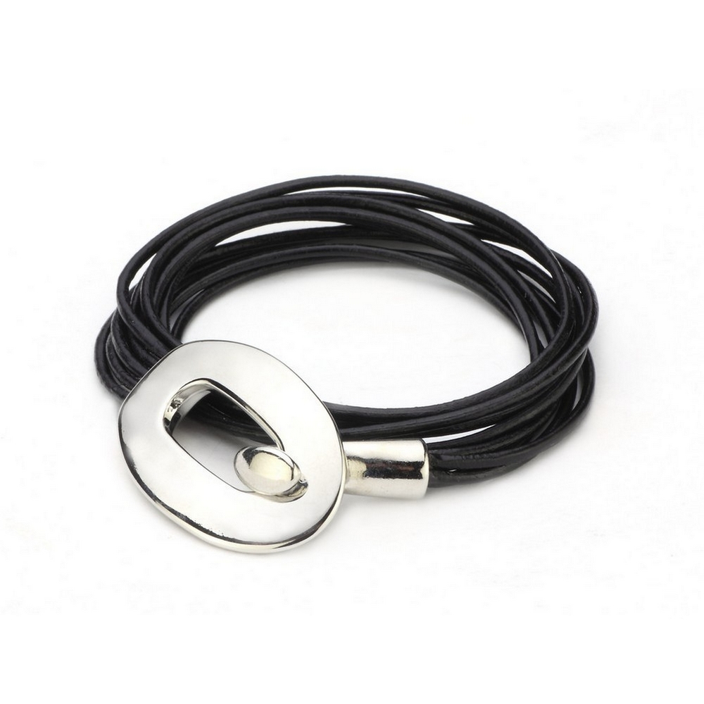 Bracelet leather with hook catch