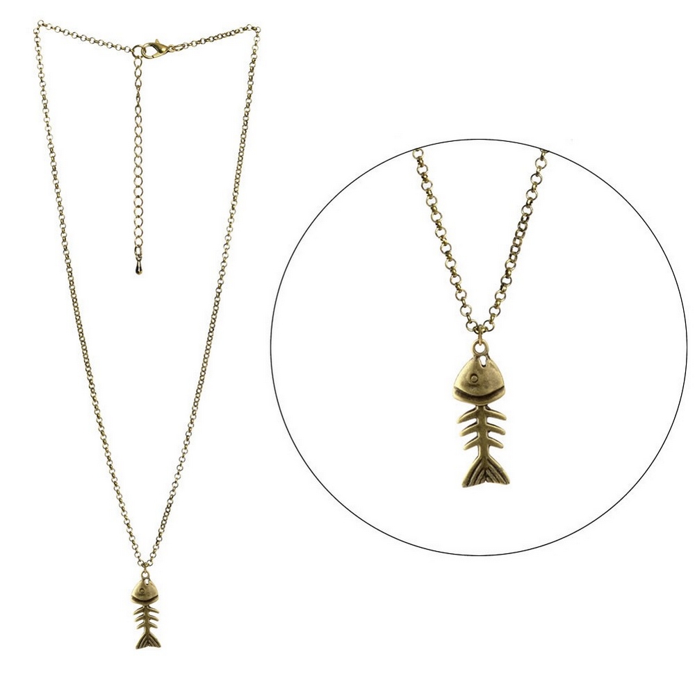 Necklace with a pendant fish chain gold