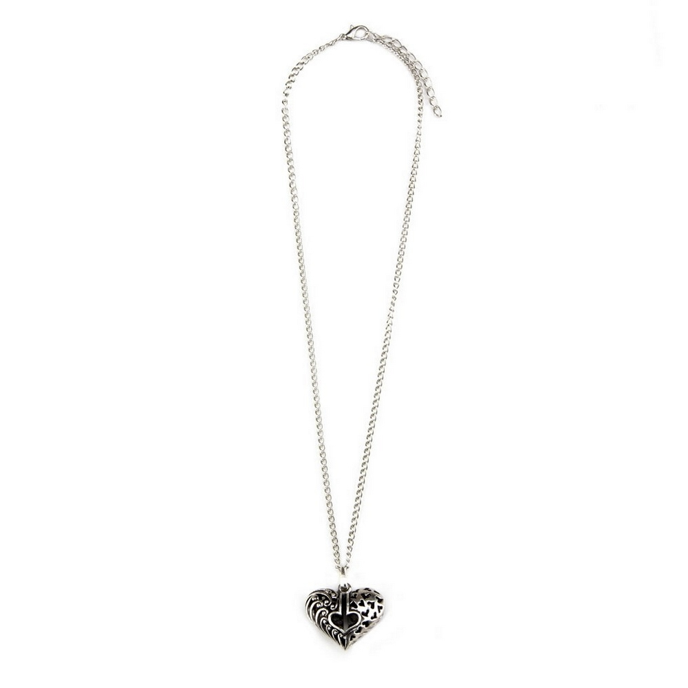 Necklace with a pendant fretwork heart