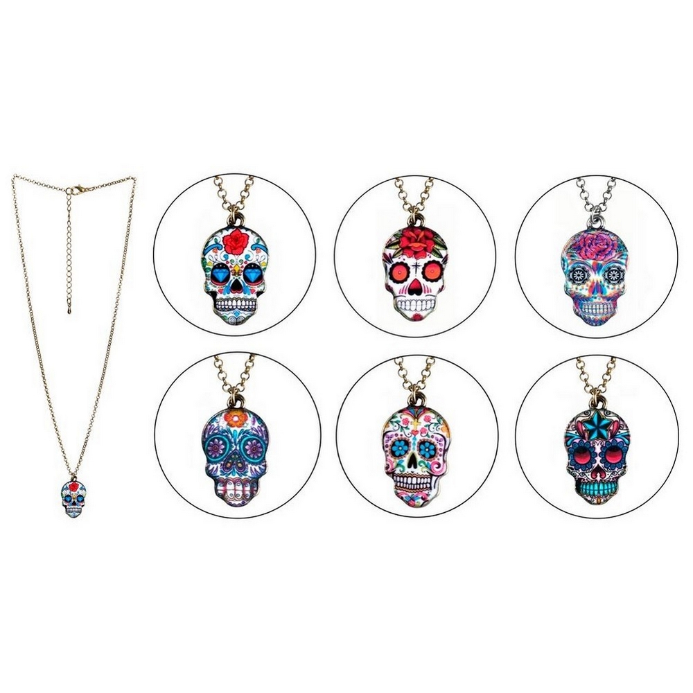 Necklace with a pendant enamel skull