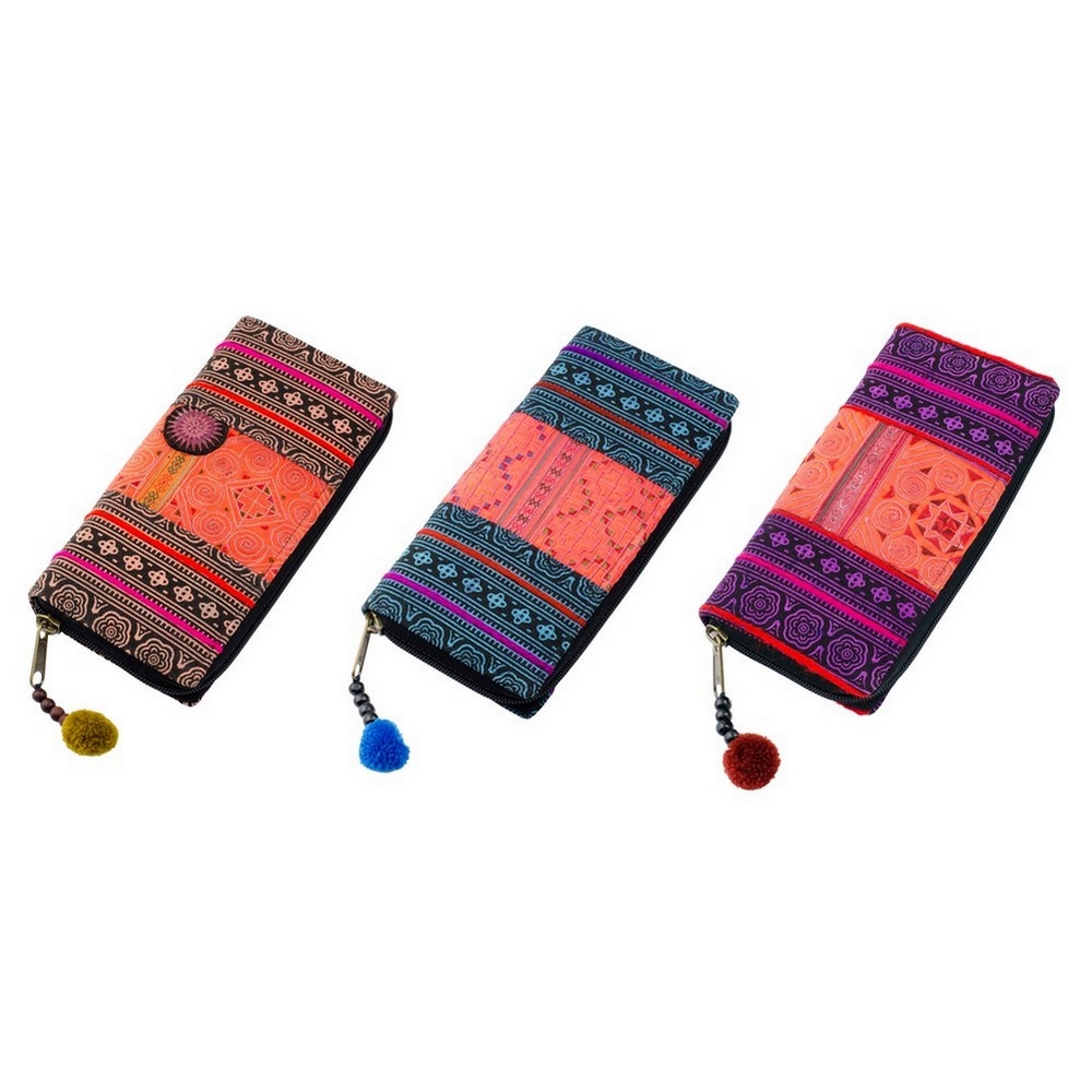 Zip wallet fabric print and patch pompom