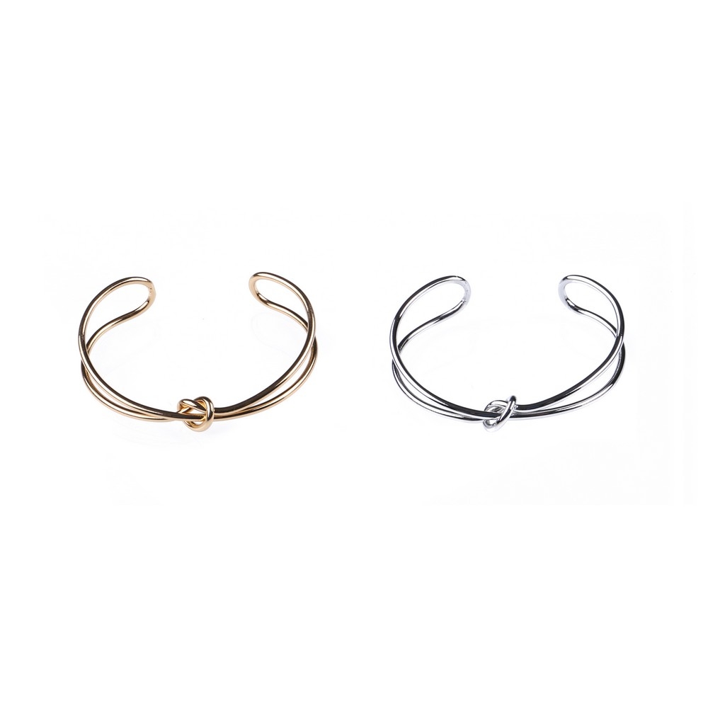 Bangle wire overhand knot