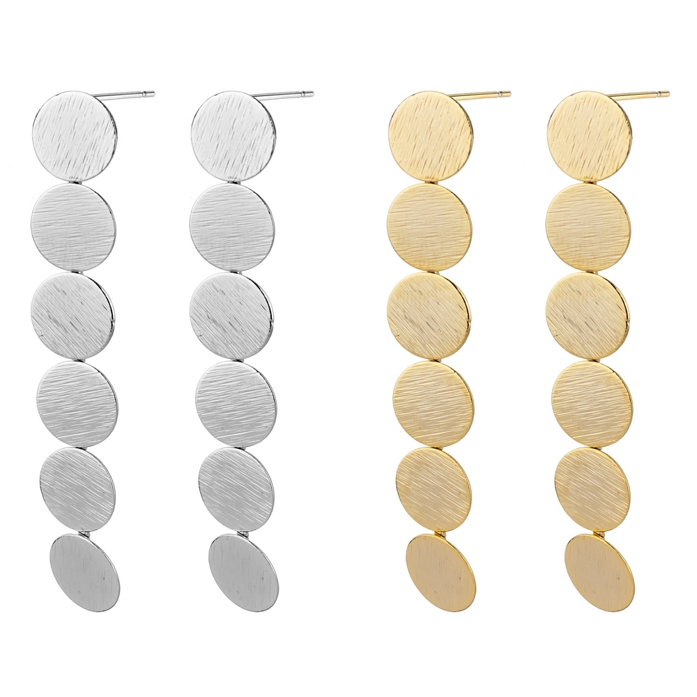 Stud earring trailing circles